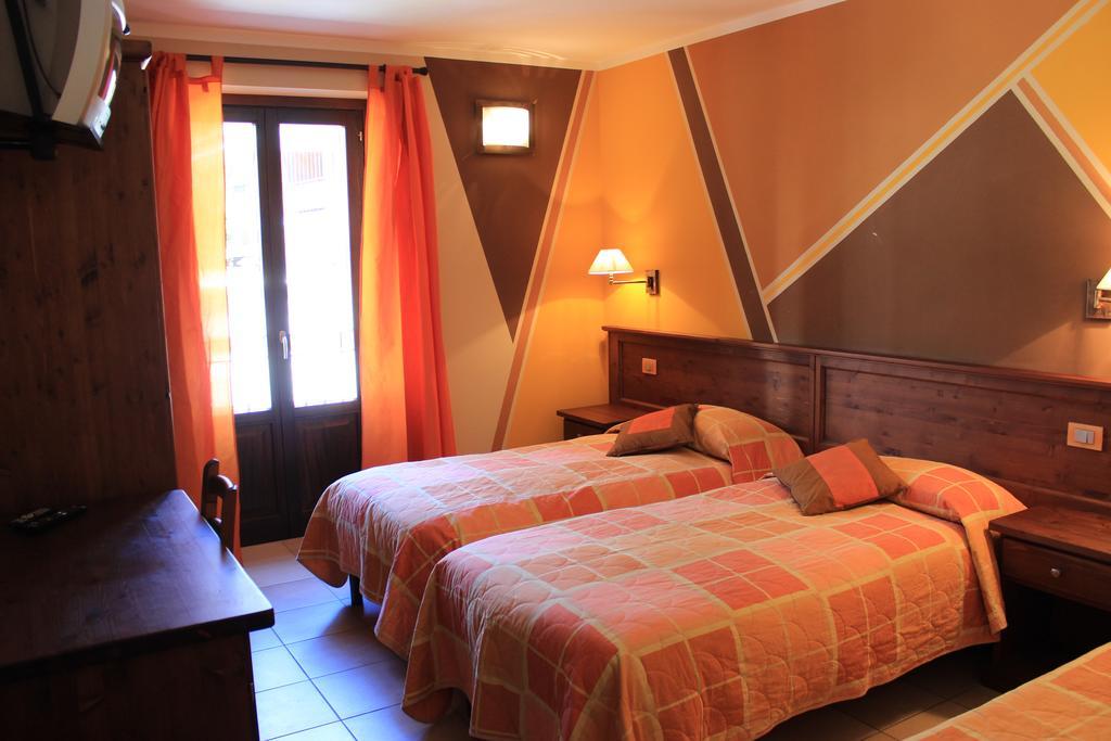 Chalet Seggiovia Pontechianale Rum bild